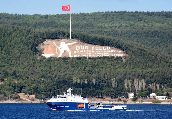 Rus donanmasına ait tanker Çanakkale Boğazı'ndan geçti -1