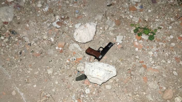 Bursa'da boş arazide kasıklarından vurulmuş erkek cesedi bulundu