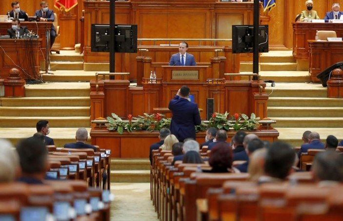 Romanya'da hükümet düştü