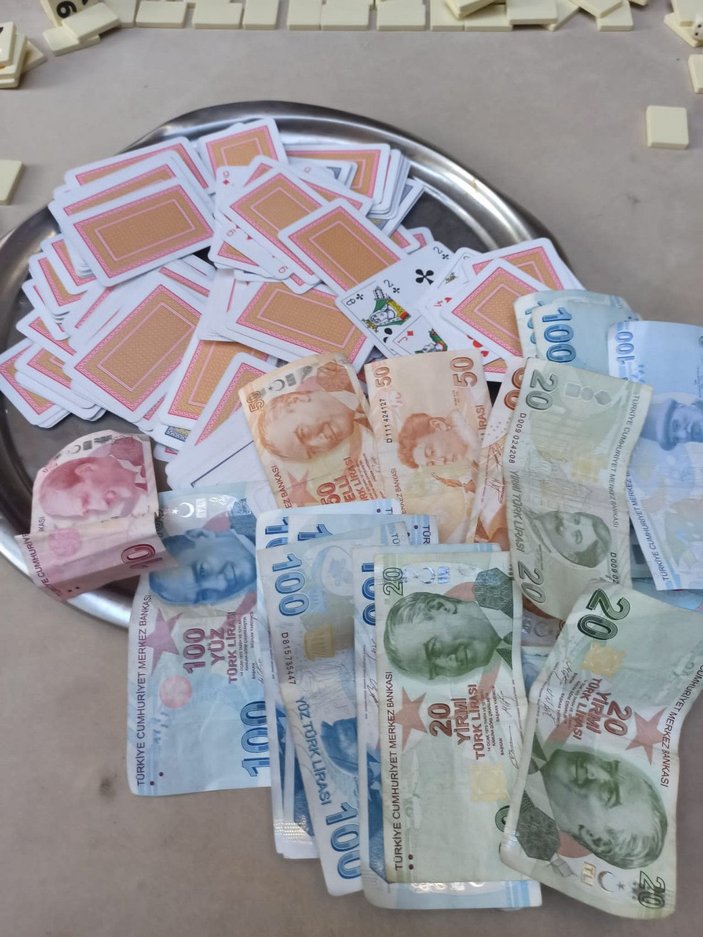 Adana'da kumar oynayan 158 kişiye 211 bin TL ceza -4