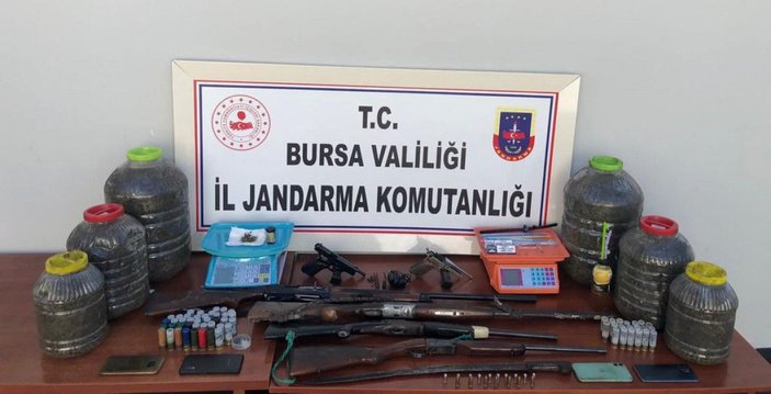 Bursa'da 9 kilo kubar esrar ele geçirildi -6
