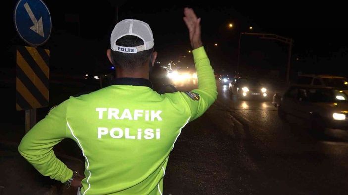 43 ilin geçiş noktası, kilit kavşakta hafta sonu trafik yoğunluğu -5