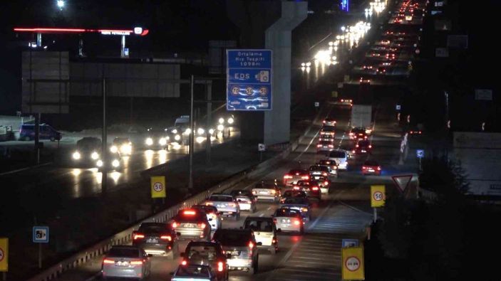 43 ilin geçiş noktası, kilit kavşakta hafta sonu trafik yoğunluğu -6