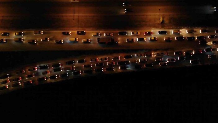 43 ilin geçiş noktası, kilit kavşakta hafta sonu trafik yoğunluğu -3
