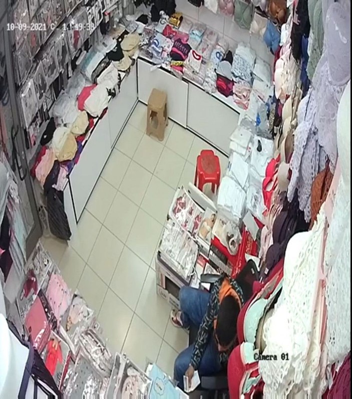 Konfeksiyon mağazasından hırsızlık kamerada -2