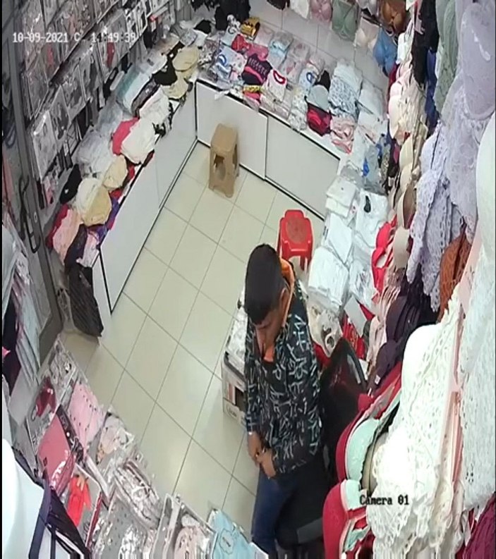Konfeksiyon mağazasından hırsızlık kamerada -3