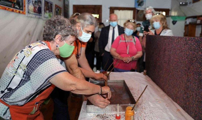 ABD’li turistler Ebru sanatına merek sardı -1