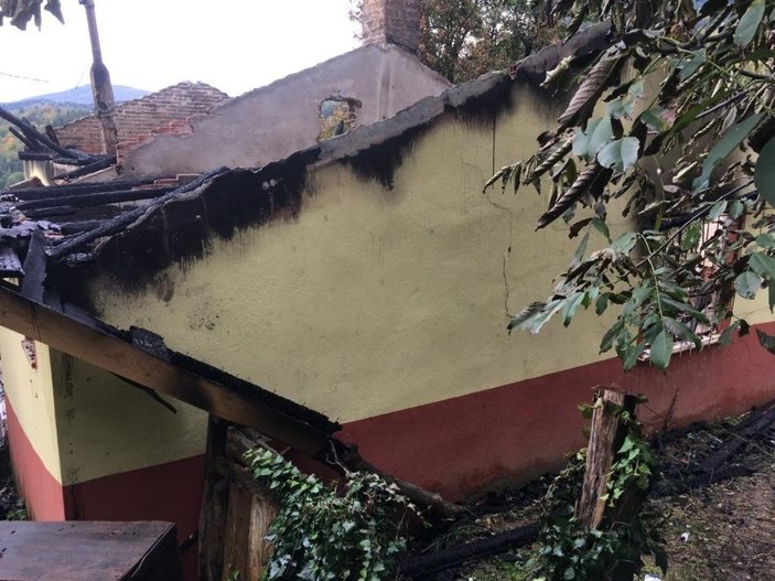 Jel ile soba yakmak isteyen şahıs, evini de kendisini de yaktı -1