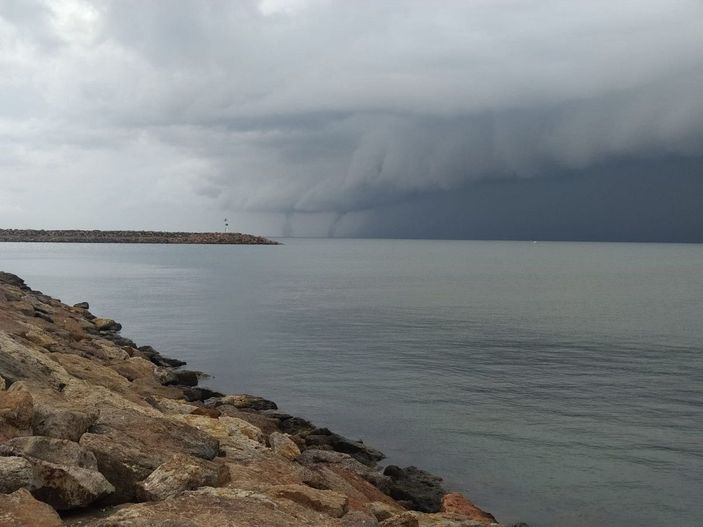 Enez sahili açıklarında 2 hortum oluştu -1