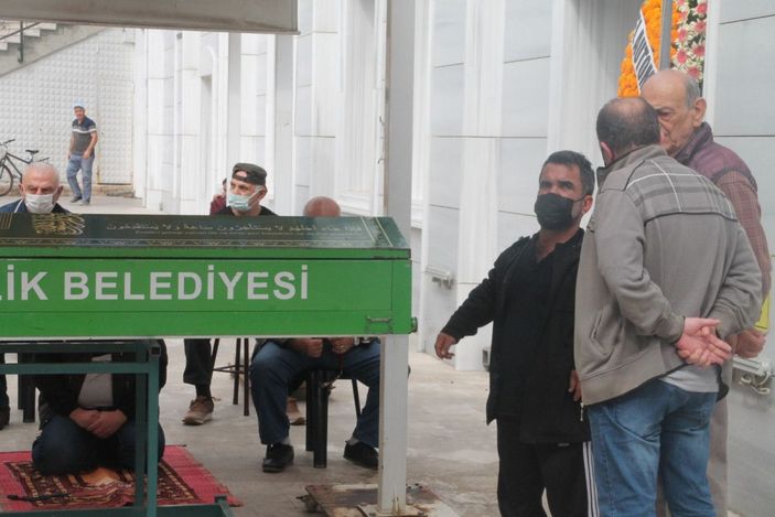 'Çaycı Hüseyin’in babası son yolculuğuna uğurlandı -5