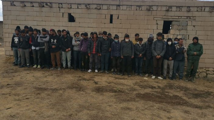 Van’da 164 düzensiz kaçak göçmen yakalandı -1