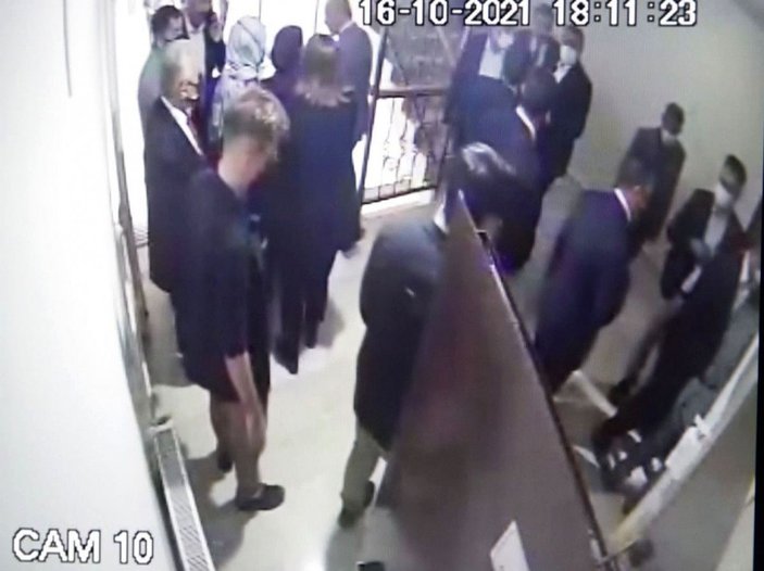 Davutoğlu'nun asansör kazası öncesi ve sonrası kamerada -7