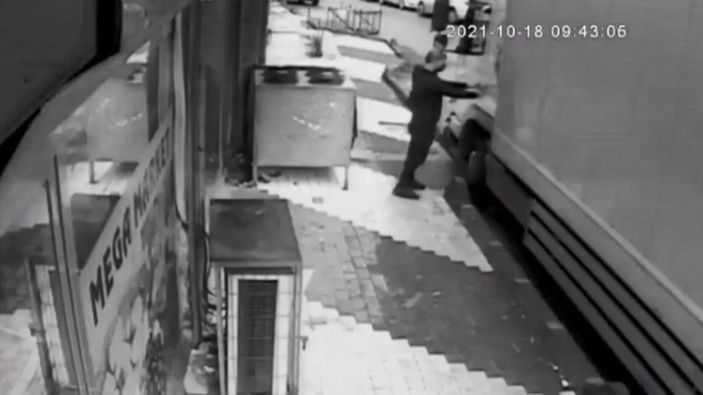 Şişli'de hırsız kamyondan 2 cep telefonu çaldı -4