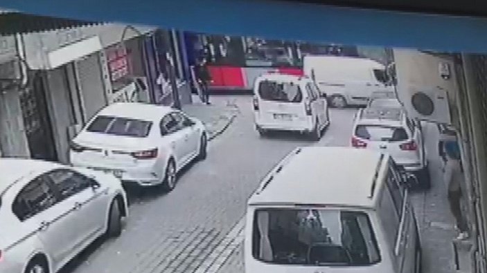 Zeytinburnu'nda tramvay kazası kamerada -4