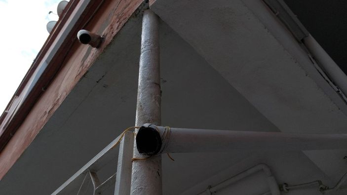 Eve balkondan girmek isteyince 2. kattan düşen çocuk yaralandı -5