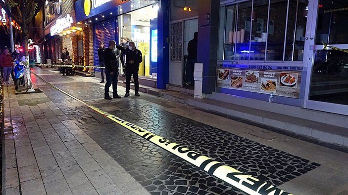 Evinde sırtından 13 kez bıçaklanarak öldürüldü -3