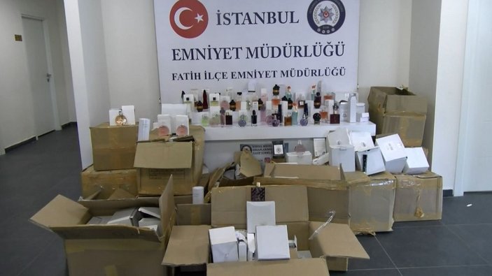 Fatih'te 1 milyon 700 bin lira değerinde kaçak parfüm ele geçirildi -1