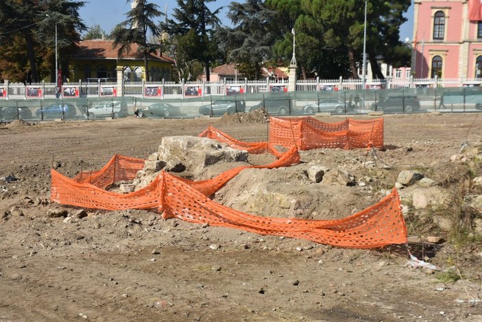 Selimiye Camii'nin çevre düzenlemesinde Roma dönemine ait aile mezarı bulundu -10