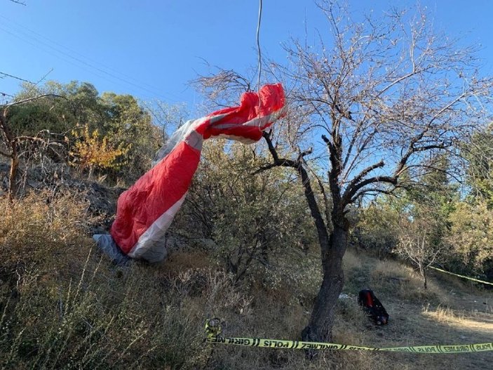 Kayalık alana düşen paraşütçü hayatını kaybetti -2