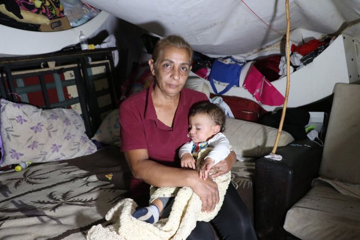 7 kişilik aile, 2,5 aydır boş araziye kurdukları çadırda yaşıyor -6