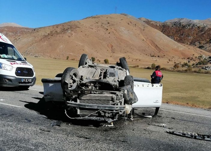 Bitlis'te otomobil takla attı: 1 ölü, 4 yaralı -3