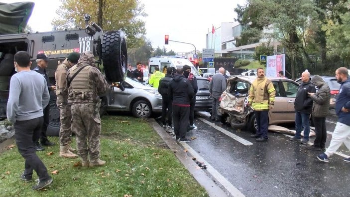 Sarıyer'de zırhlı polis aracı 6 araca çarptı: 3 yaralı  -2