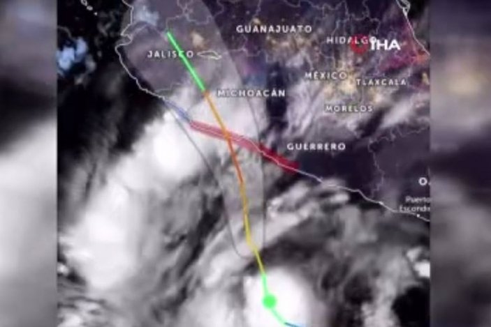 Rick Kasırgası’nın Meksika’yı vurması bekleniyor -1
