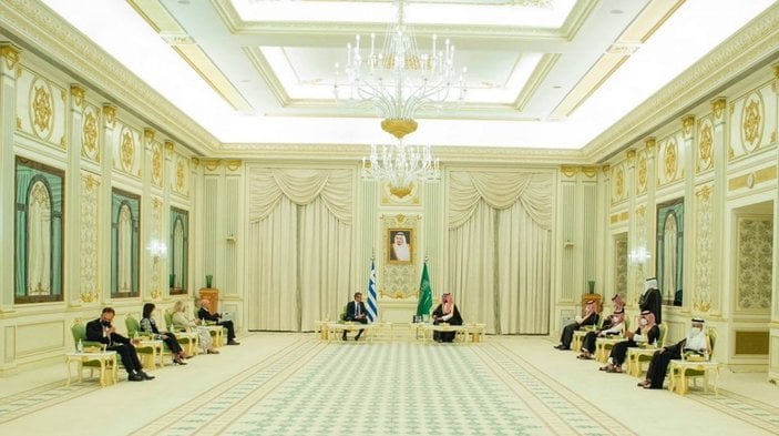 Suudi Arabistan Veliaht Prensi Selman, Yunanistan Başbakanı Miçotakis ile bir araya geldi -1