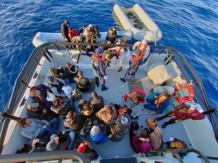 Marmaris’te 80 düzensiz göçmen kurtarıldı -1