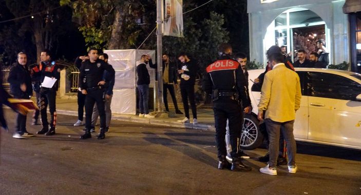 Avcılar'da otomobili kurşunladılar -7