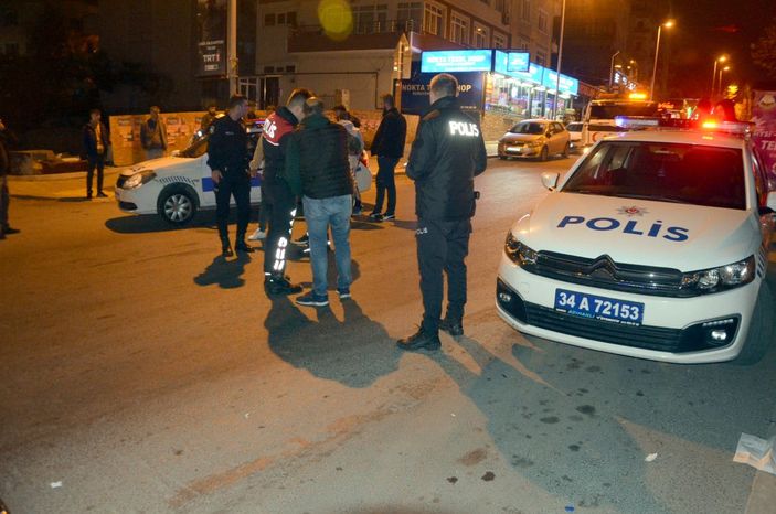 Avcılar'da otomobili kurşunladılar -3