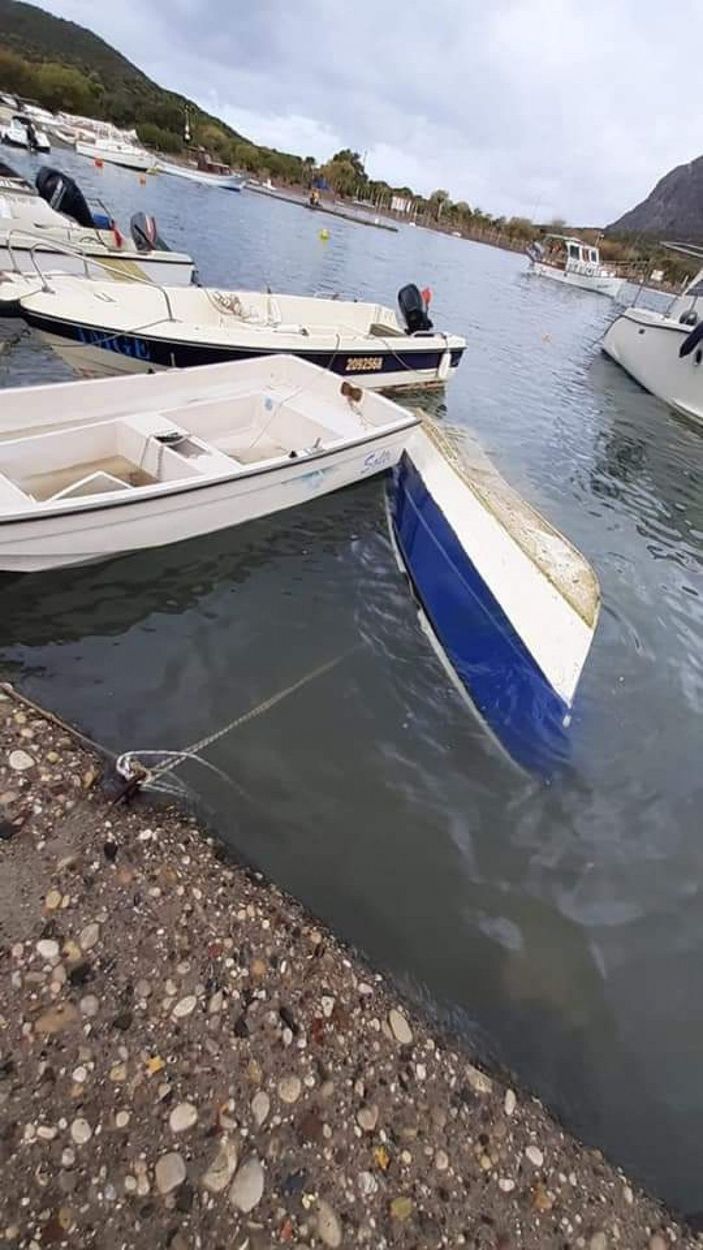 Silifke'de fırtınayla birlikte çıkan hortum tekneleri batırdı, çatıları uçurdu -3