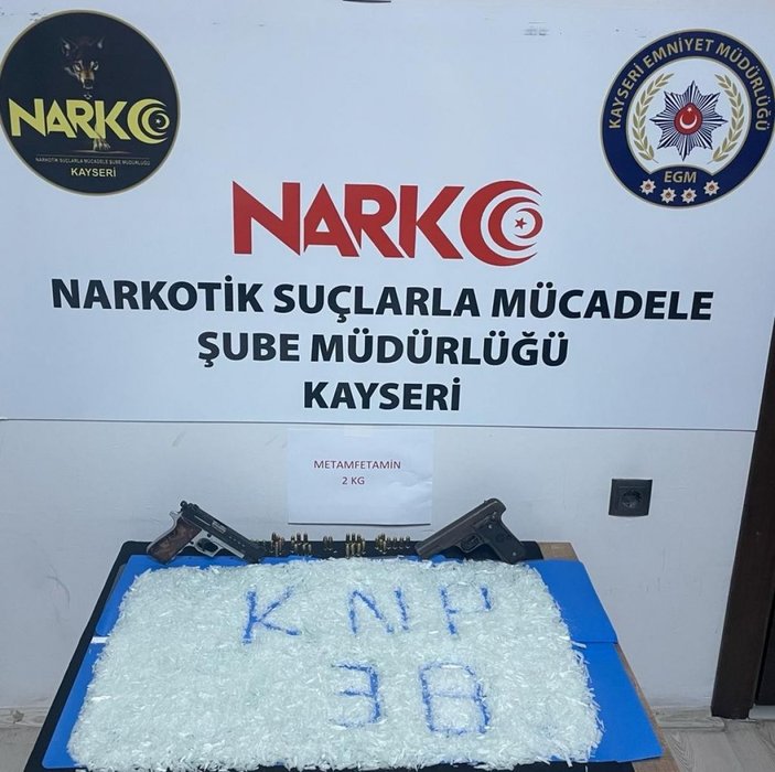 Kargo paketinden 500 bin TL’lik uyuşturucu çıktı -3