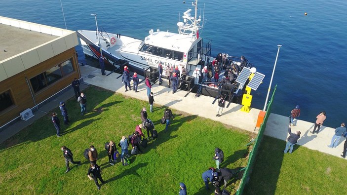 Şile açıklarında teknede 40 kaçak göçmen yakalandı (1) -3