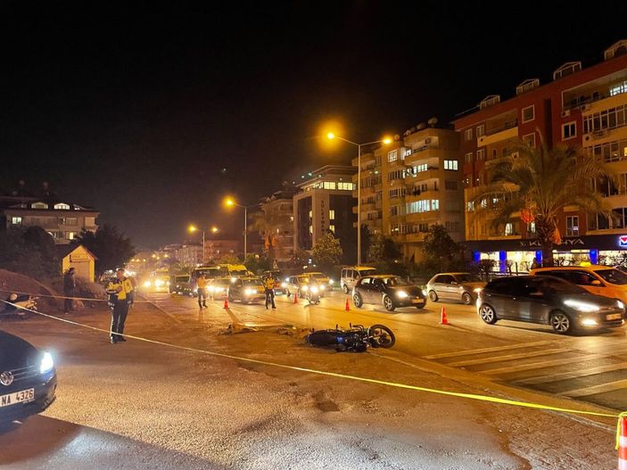 Alanya'da hafriyat kamyonunun çarptığı motosikletli öldü -2