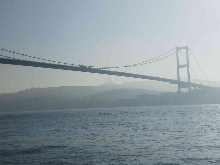 İstanbul Boğazı’nda sis etkisini gösterdi -3