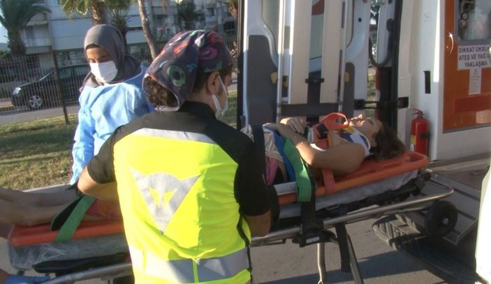 Denizde yüzerken jet-skinin çarptığı kadın yaralandı -4