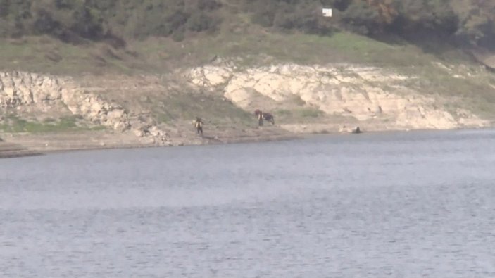 Alibeyköy Barajı'ndaki suya gömülü otomobil paniğe neden oldu  -1