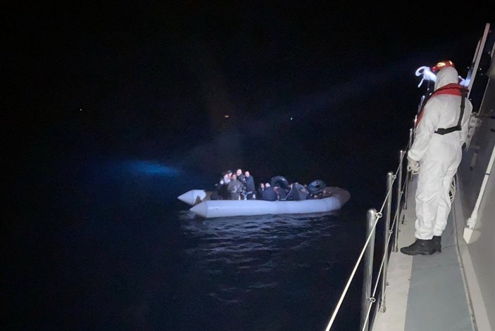 Datça’da 23 düzensiz göçmen kurtarıldı -1