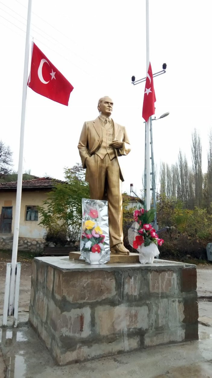 Köylüler, aralarında para toplayıp Atatürk anıtı yaptırdılar -3