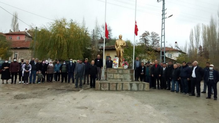 Köylüler, aralarında para toplayıp Atatürk anıtı yaptırdılar -4