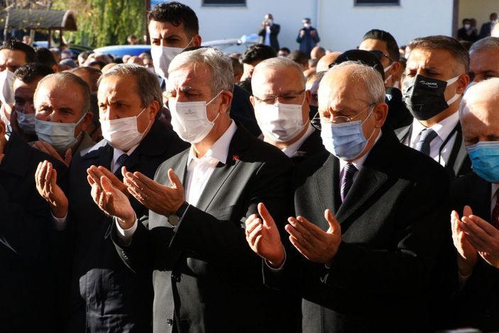 Mansur Yavaş'ın kardeşi Sabri Yavaş, son yolculuğuna uğurlandı -1