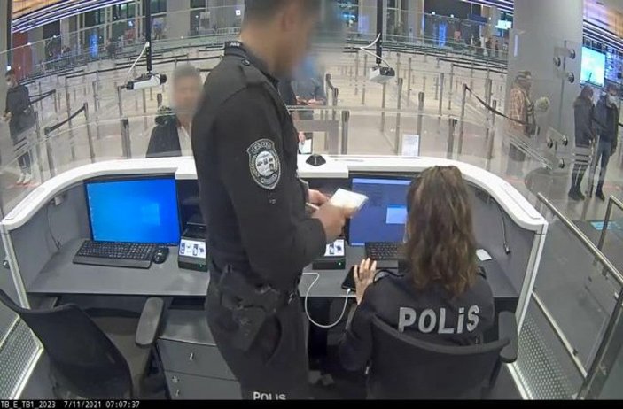 Sahte pasaportla giriş yapmak isterken İstanbul Havalimanı'nda yakalandı -2