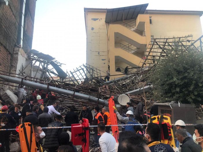 d Çöken binada çalışan işçiler: Binanın çürük olduğunu söyledik -2