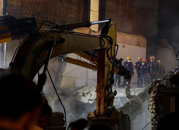 Çöken binada çalışan işçiler: Binanın çürük olduğunu söyledik -8