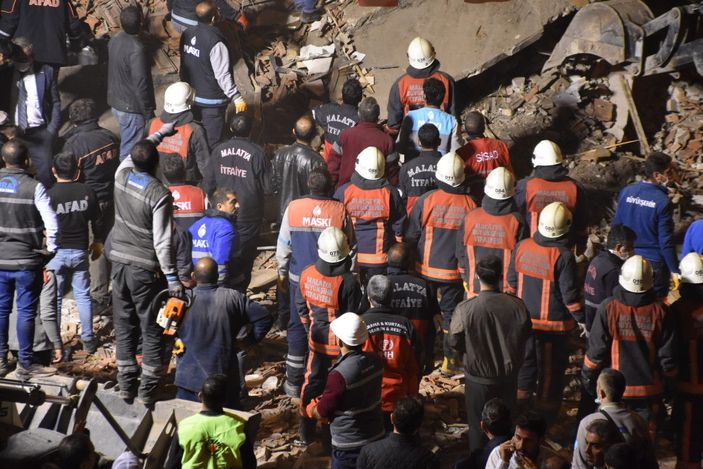 Çöken binada çalışan işçiler: Binanın çürük olduğunu söyledik -4