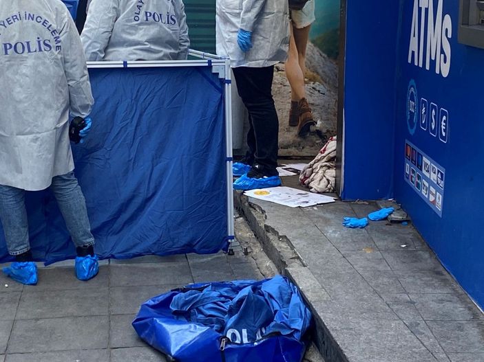 Kadıköy'de sokakta bir kişi ölü bulundu -2