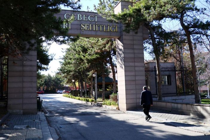 Şehit oğlunun mezarının yanından ev aldı -8