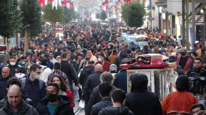 İstiklal Caddesi’nde korona virüs unutuldu -5