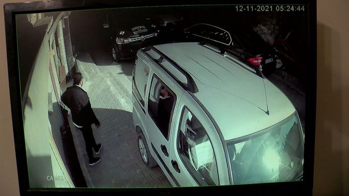 Bahçelievler'de patlama... Saniyelerle kurtuluş kamerada -1